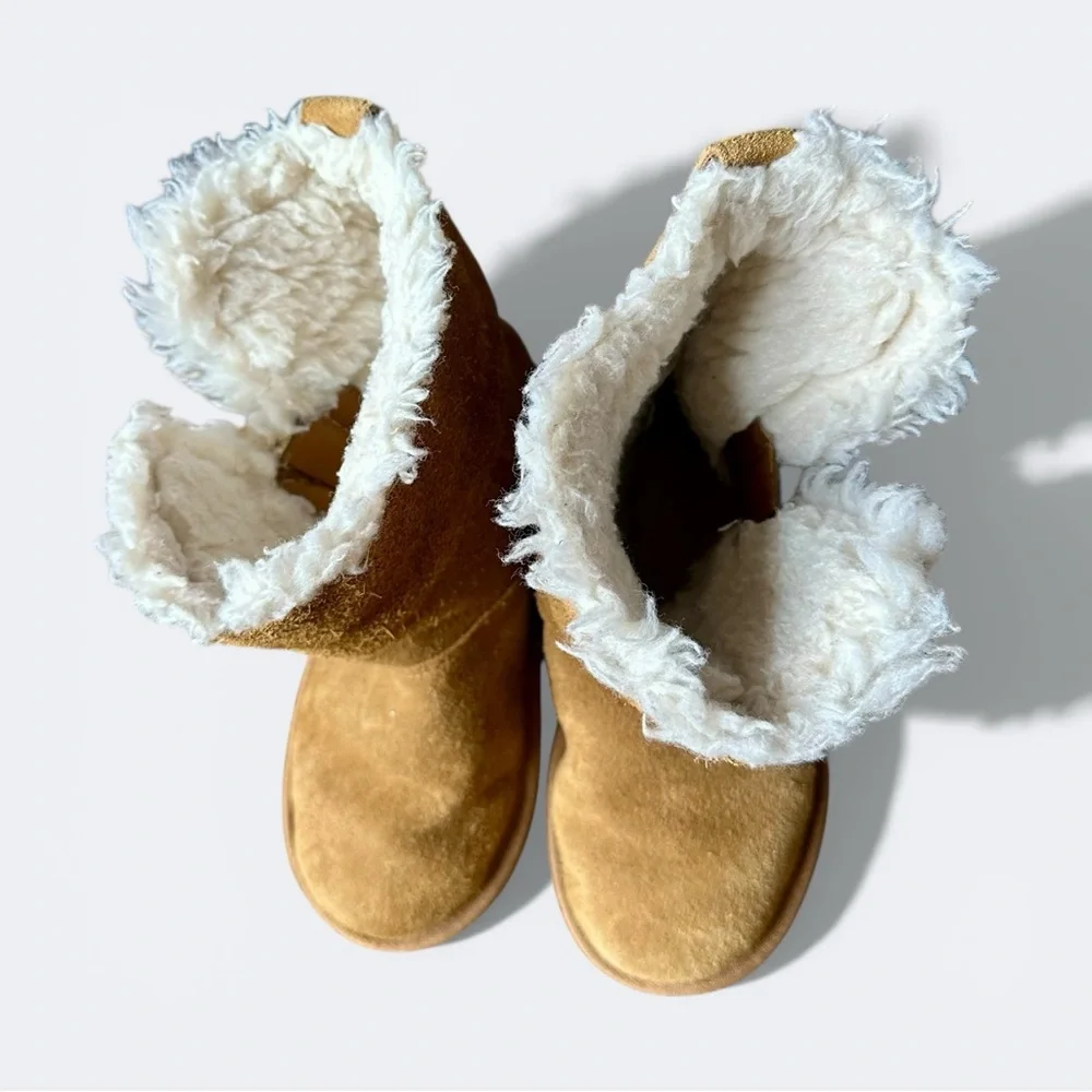 Koolaburra by UGG Kids Tan Suede Boots Size 12 Cozy Winter Style